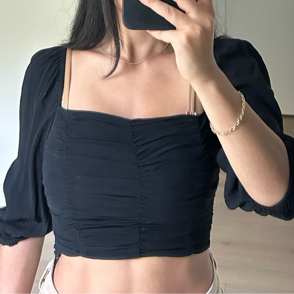 ARITIZA WILFRED Black ruffled mid sleeve crop top